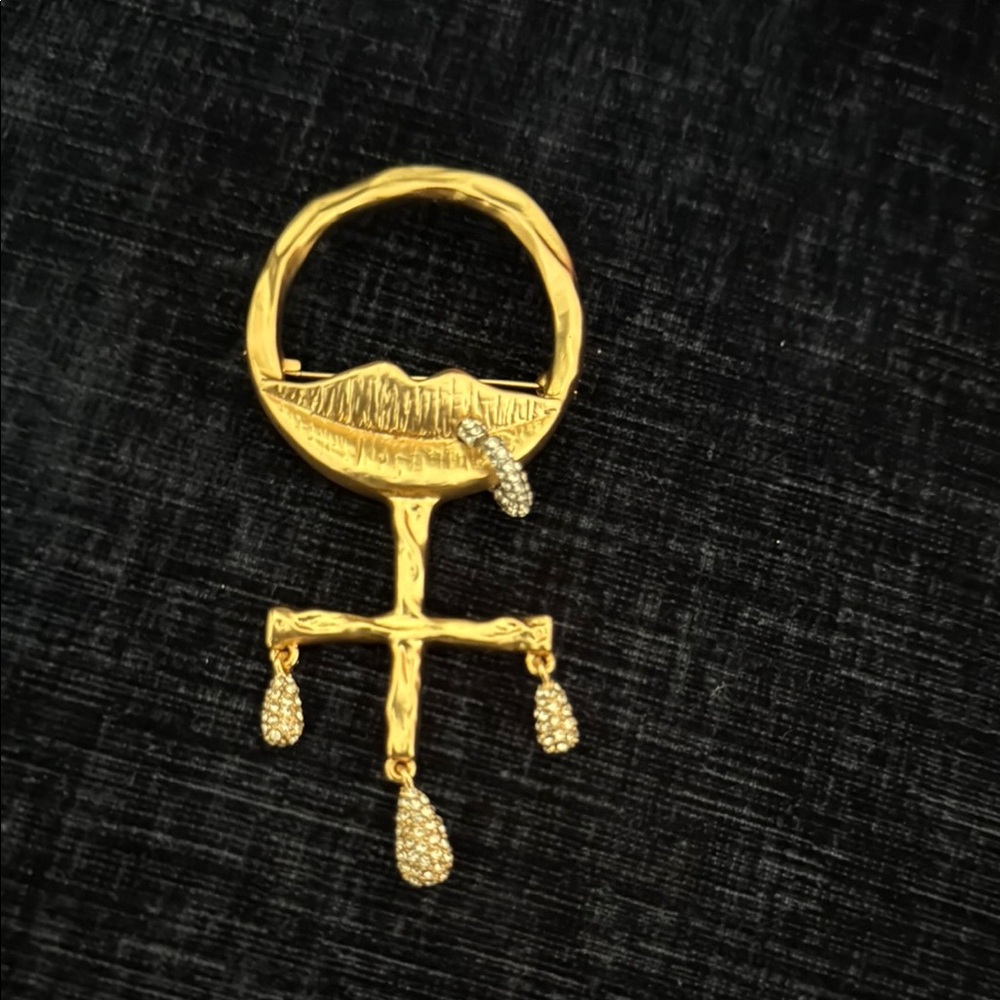 Schiaparelli Woman Brooch